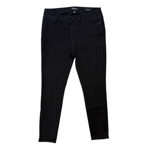 Judy Blue Women's Classic Black Skinny Jeans